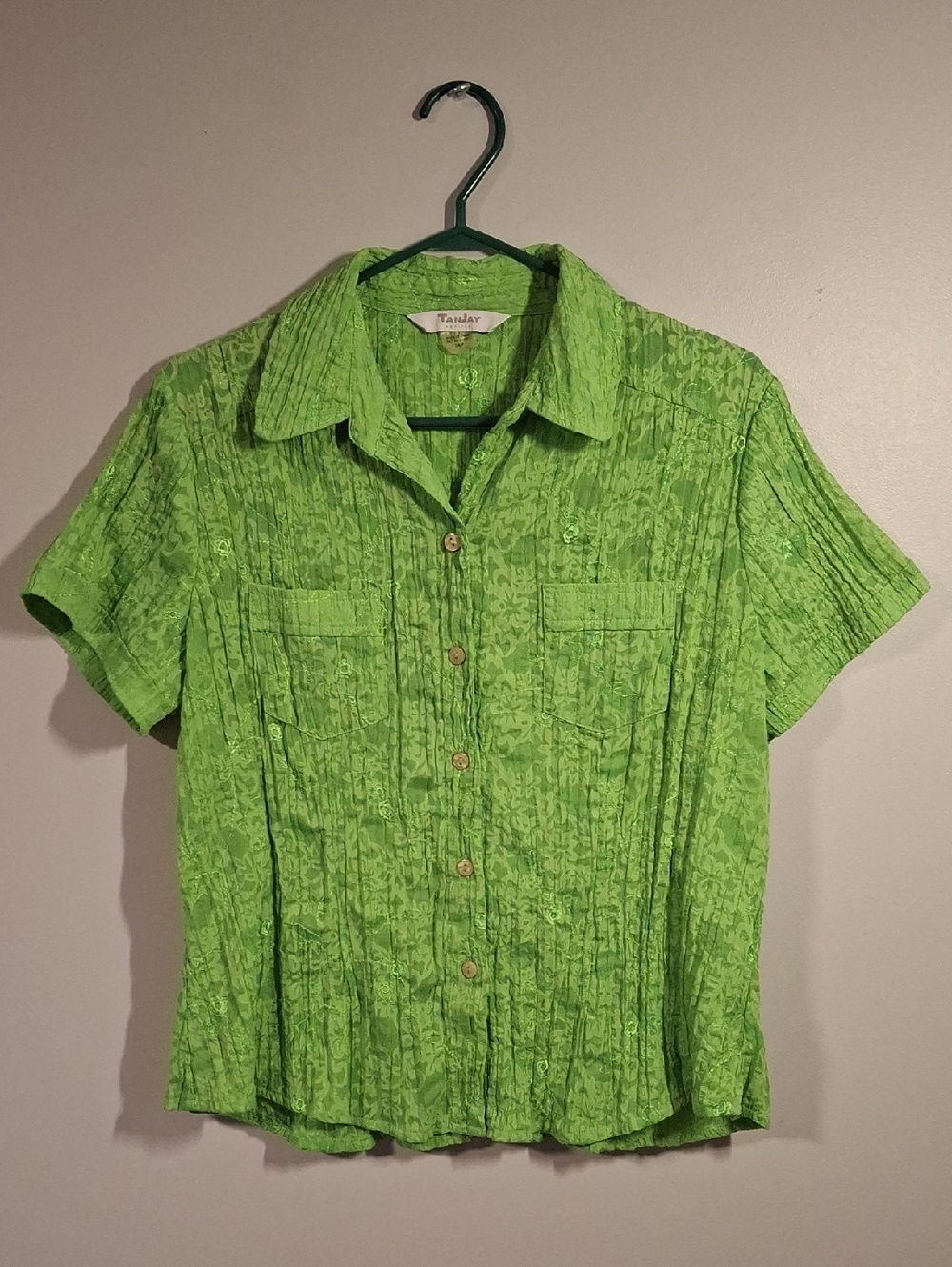 TanJay Petites Lime Green Crinkle Button Down Blouse Size 14P Floral Embroidered